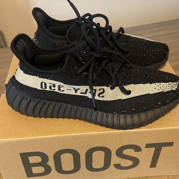 YEEZY Oreo 350s V2 size 7 - Picture 2 of 7